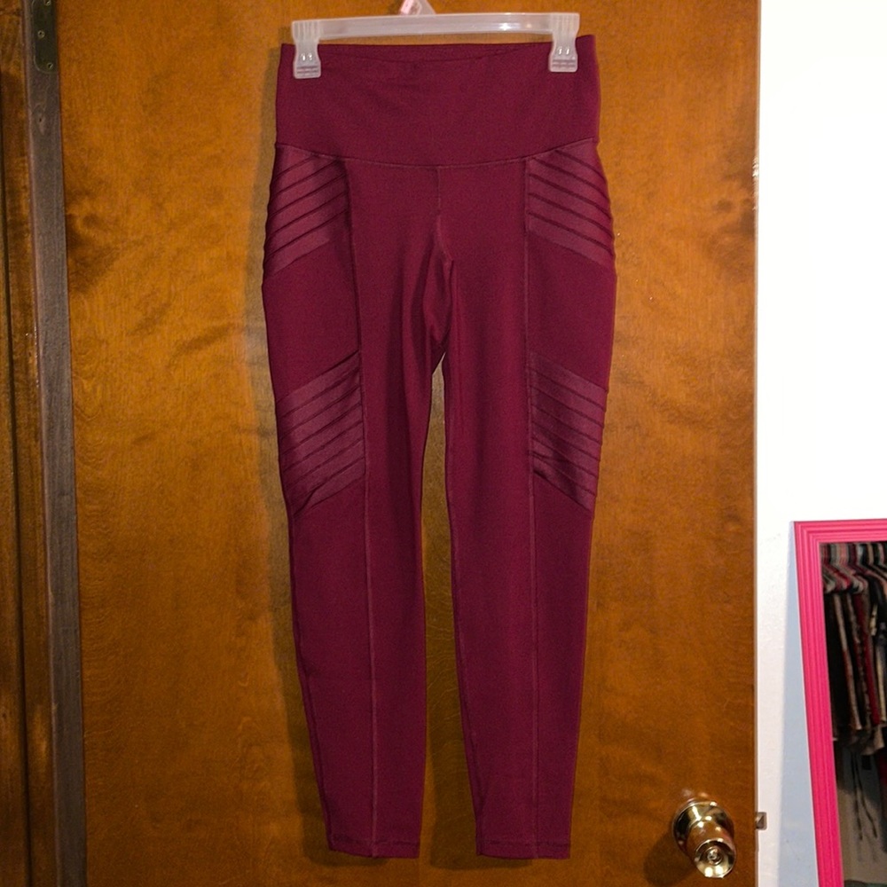 Old Navy Active Go Dry active leggings dark red with side detail